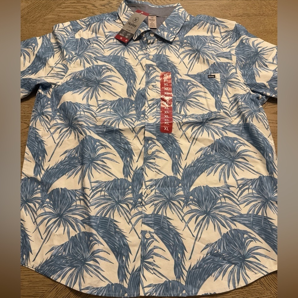 Hurley Patio Cabana Shirt Men XL Blue AOP Floral Button Short Sleeve NWT